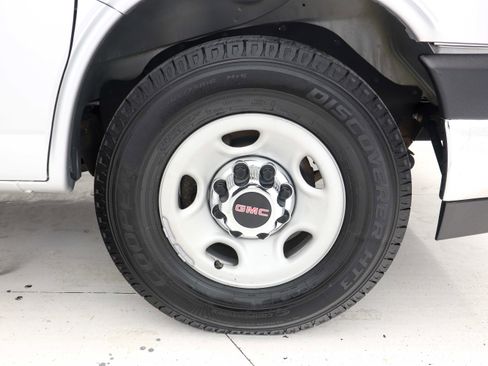 Used 2017 GMC Savana 3500 LT w/ LT Preferred Equipment Group image 29