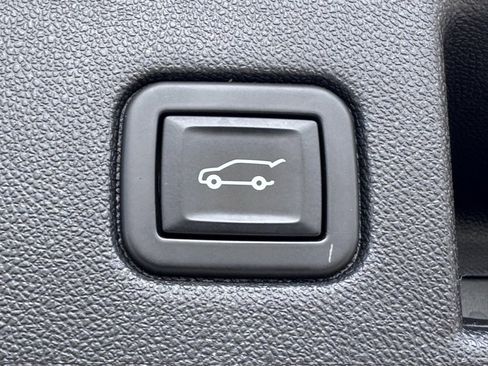 Used 2020 Chevrolet Equinox LT image 31