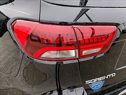 Used 2019 Kia Sorento EX FWD image 23