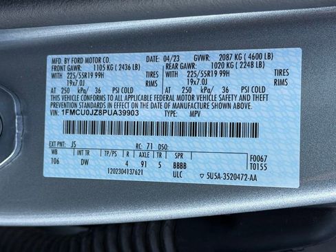 Used 2023 Ford Escape Platinum w/ Premium Technology Package image 38