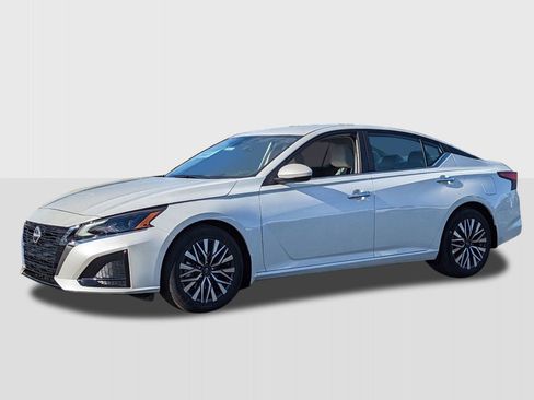 New 2026 Nissan Altima 2.5 SV FWD image 1