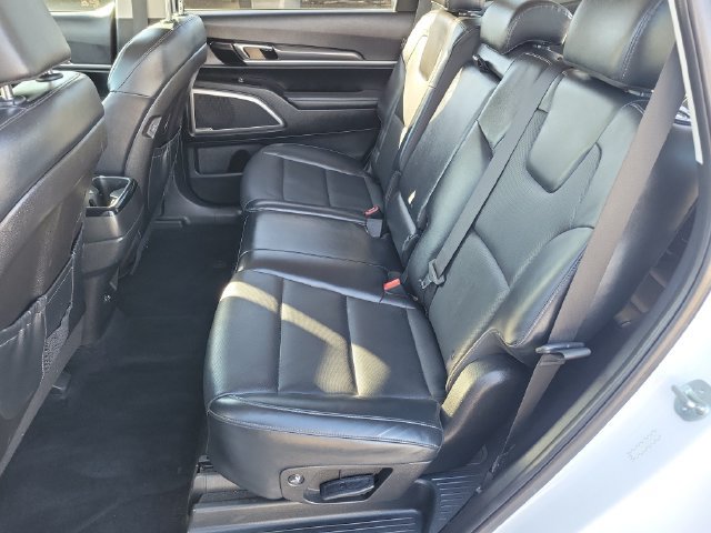 Used 2023 Kia Telluride LX FWD image 26
