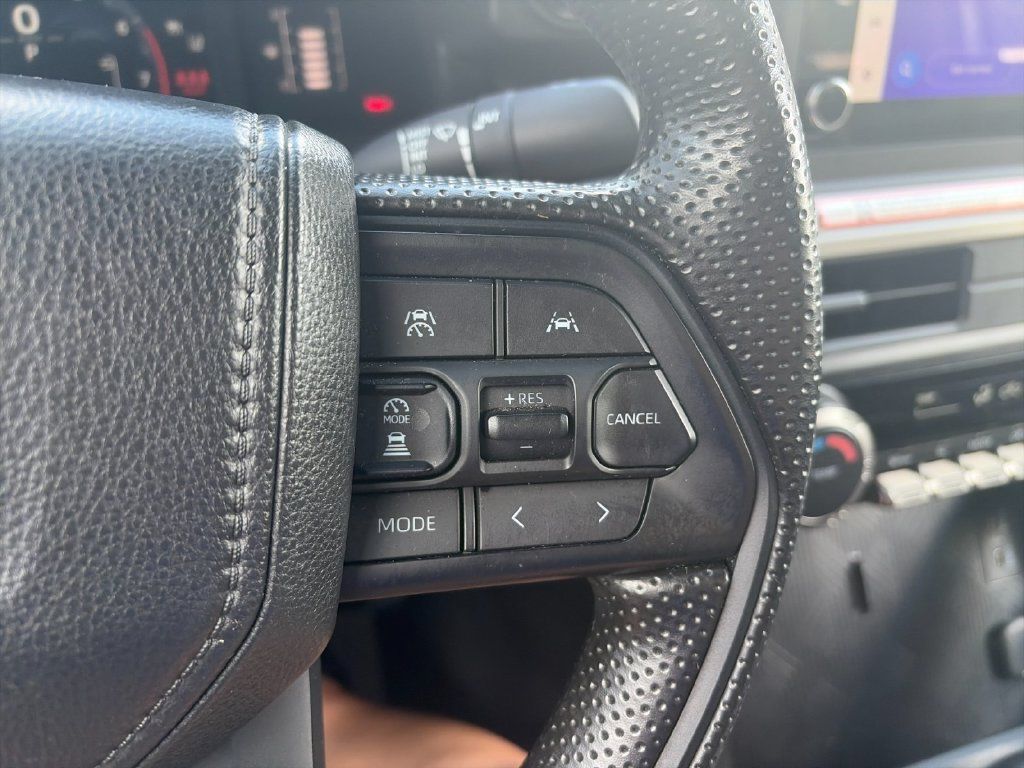 Used 2025 Toyota Tacoma SR5 AWD/4WD image 28