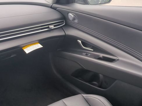New 2026 Hyundai Elantra Limited FWD image 18