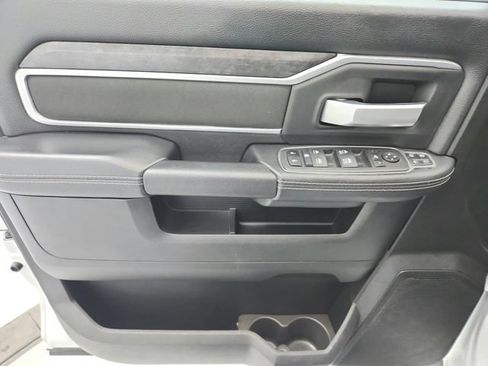 Used 2024 RAM 2500 Big Horn AWD/4WD image 28