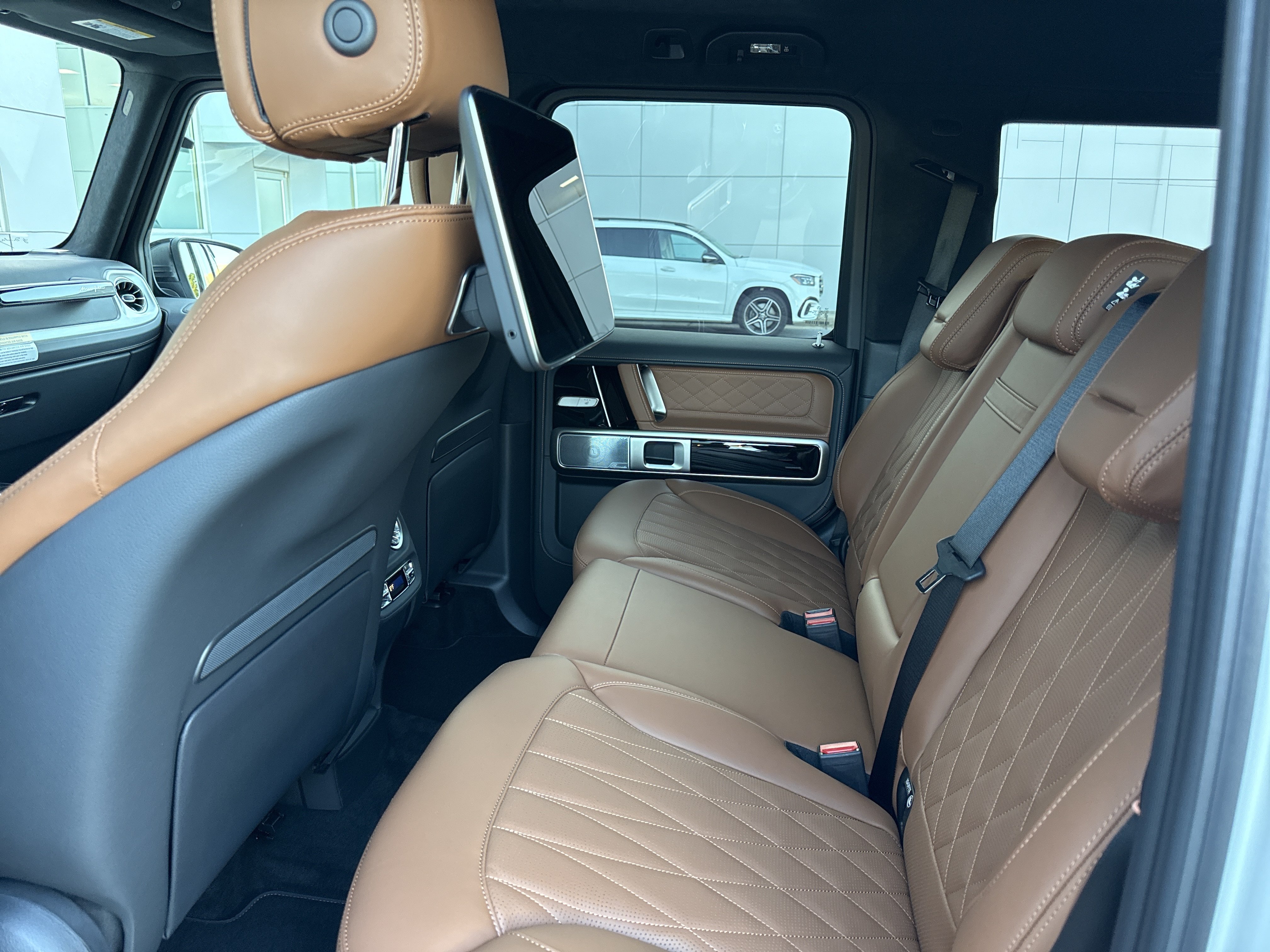 New 2027 Mercedes-Benz G 580 e image 4