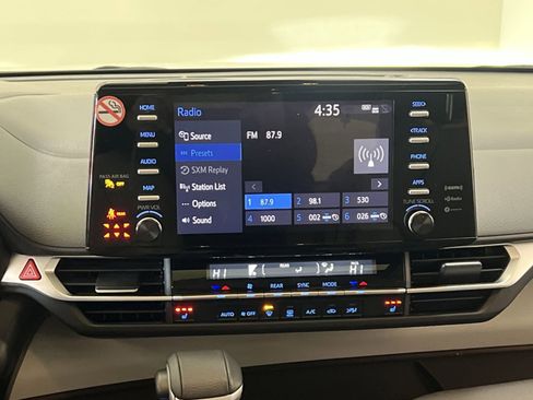 Used 2024 Toyota Sienna XLE image 16