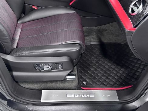 Used 2020 Bentley Bentayga AWD/4WD image 21