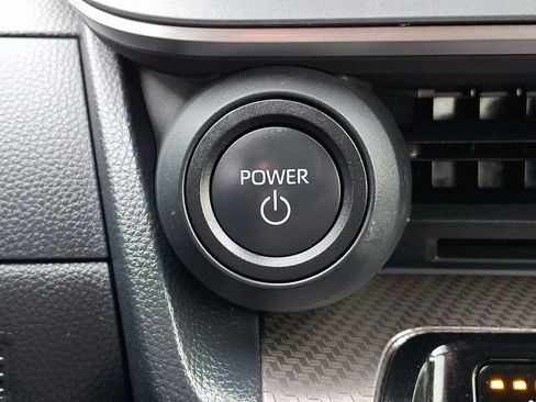 Used 2025 Toyota Prius XLE image 22