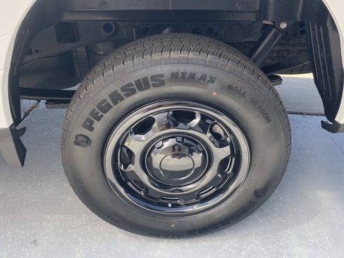 Used 2023 Ford F150 XL RWD image 8