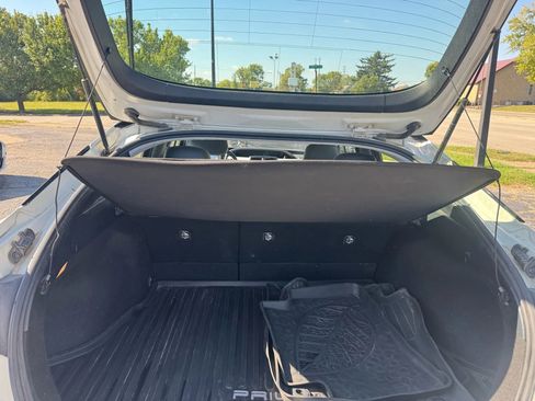 Used 2018 Toyota Prius Three Touring image 16