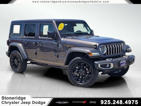 Used 2025 Jeep Wrangler Unlimited Sahara w/ Safety Group AWD/4WD image 1