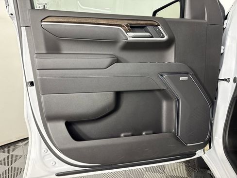 New 2025 GMC Sierra 1500 Elevation w/ Elevation Premium Package image 8