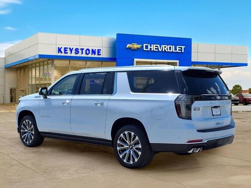 New 2026 Chevrolet Suburban High Country AWD/4WD image 5