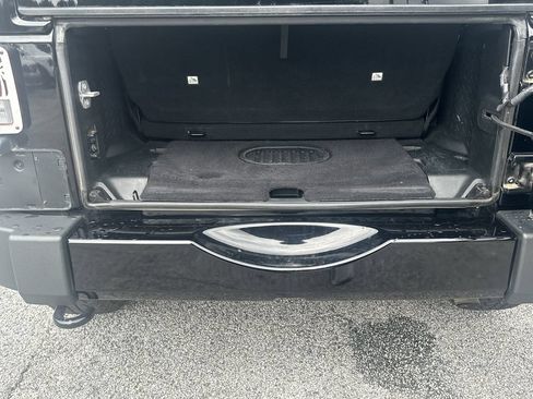 Used 2018 Jeep Wrangler Sahara w/ Connectivity Group AWD/4WD image 17