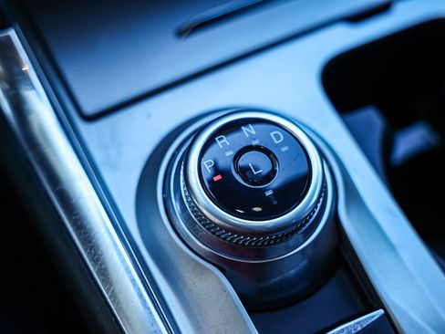 Used 2022 Ford Explorer XLT w/ Equipment Group 202A image 29