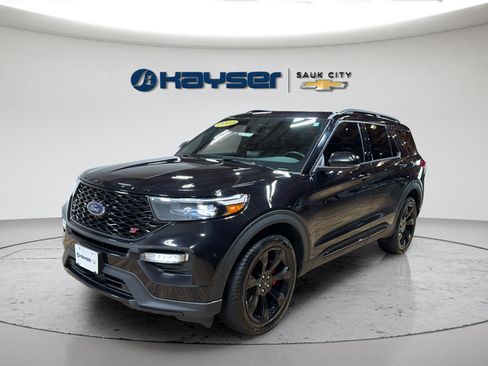 Used 2023 Ford Explorer ST w/ Technology Package AWD/4WD image 3