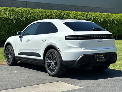 New 2026 Porsche Macan 4 Electric AWD/4WD image 3