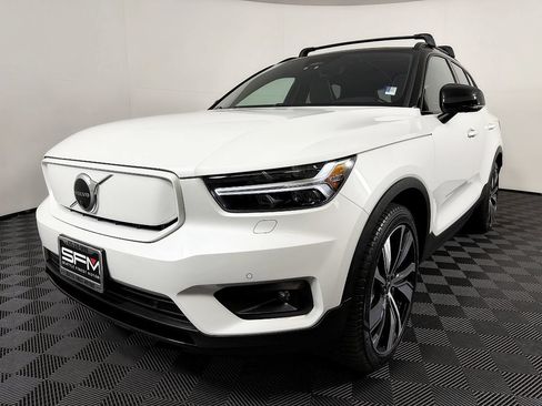 Used 2021 Volvo XC40 P8 Recharge w/ Advanced Package AWD/4WD image 3