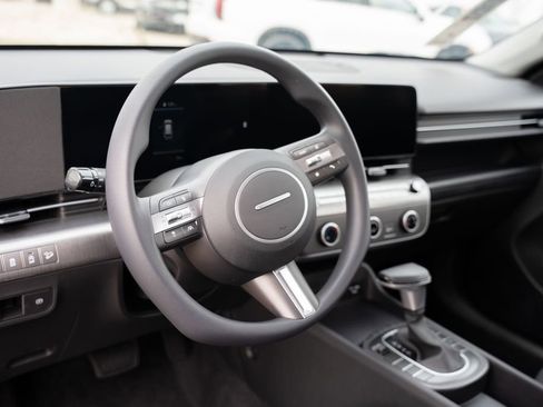 New 2026 Hyundai Kona SE image 18