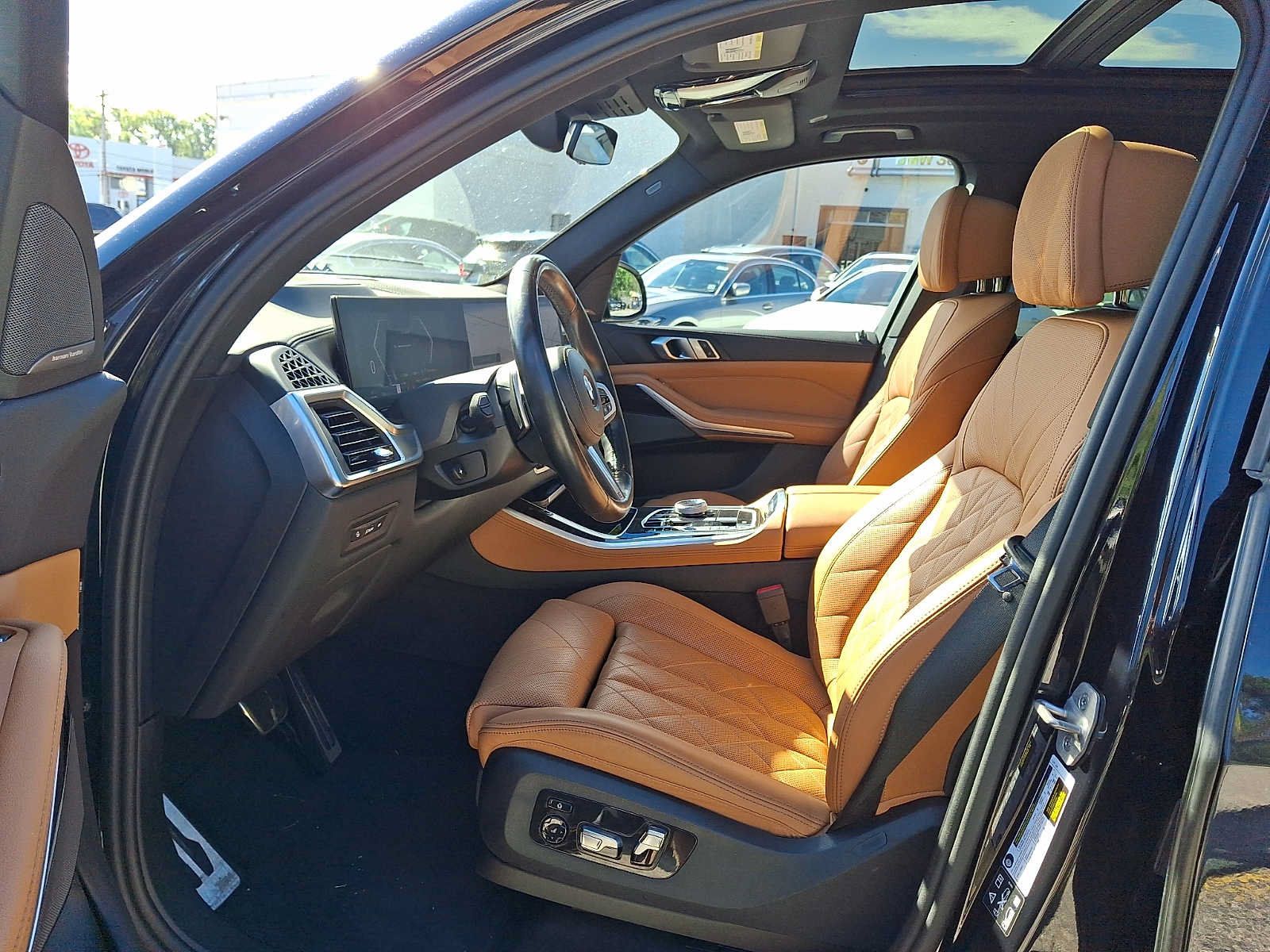 Used 2024 BMW X5 xDrive40i w/ Executive Package AWD/4WD image 13
