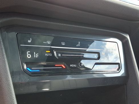 Certified 2023 Volkswagen Tiguan SE R-Line FWD image 16