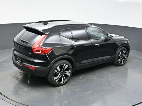 Used 2024 Volvo XC40 B5 Plus image 31
