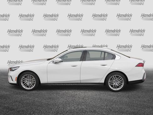 Certified 2025 BMW 530i xDrive w/ Premium Package image 6