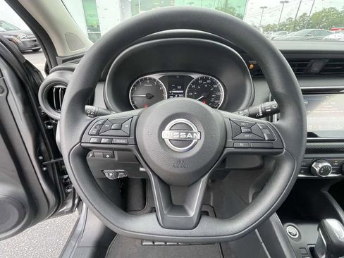 New 2025 Nissan Kicks Play S image 15