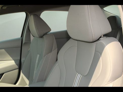 New 2025 Hyundai Elantra Sport image 13