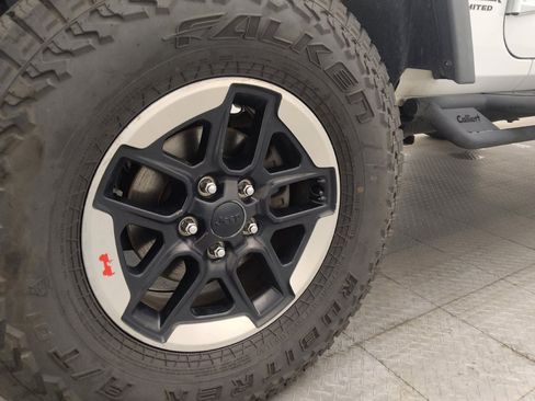 Used 2017 Jeep Wrangler Unlimited Sport w/ Quick Order Package 24S AWD/4WD image 31