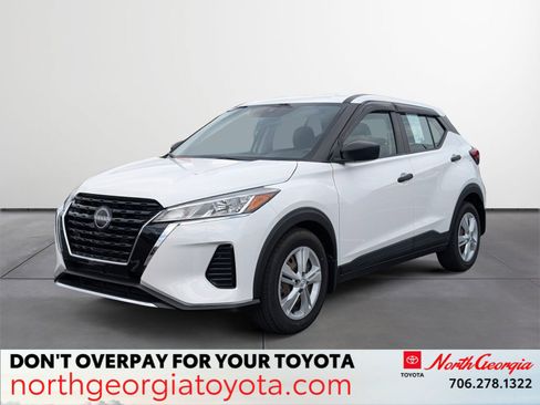 Used 2022 Nissan Kicks S image 1