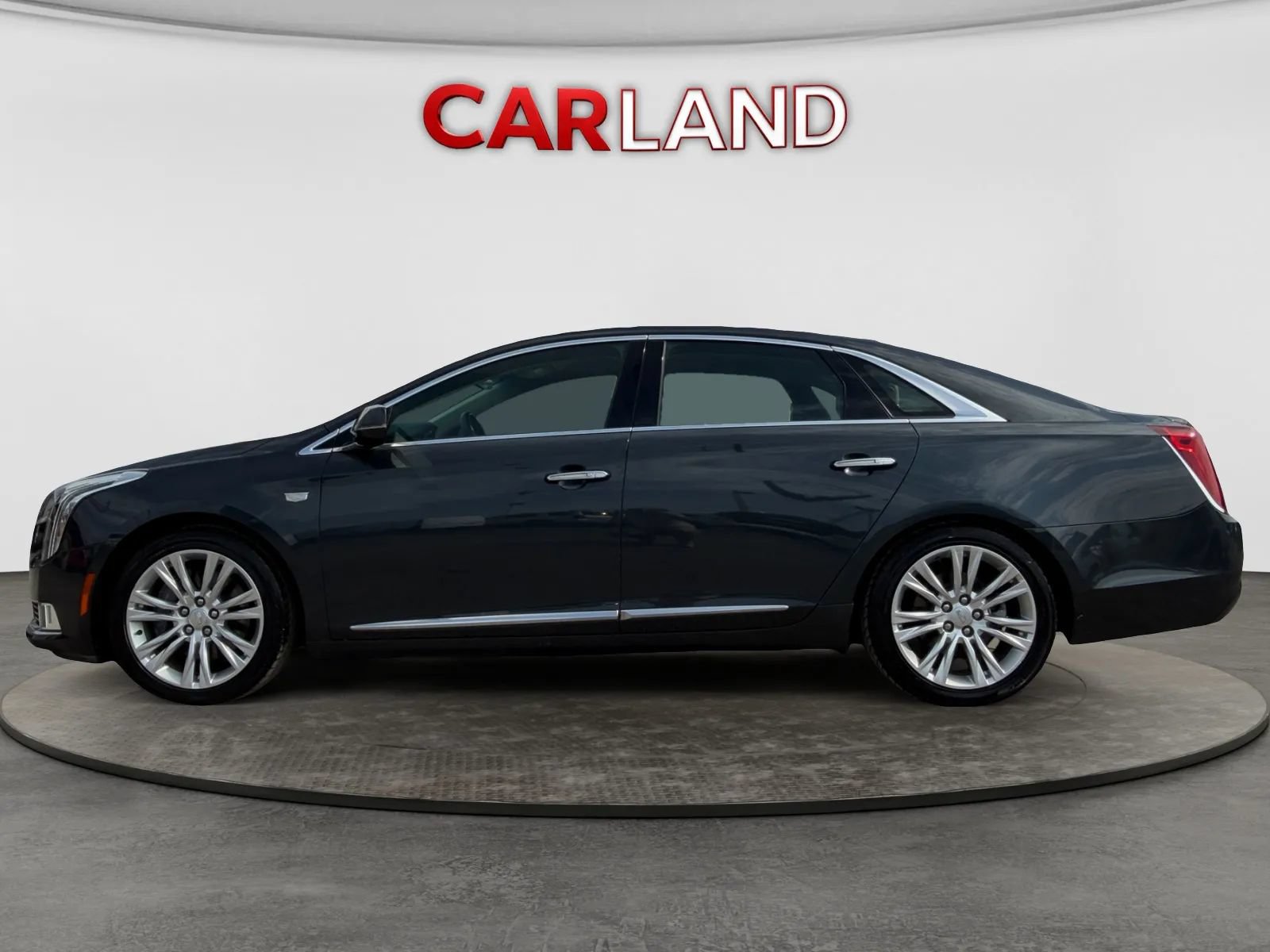 Used 2018 Cadillac XTS Luxury FWD image 2
