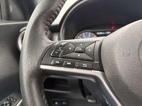 Used 2019 Nissan Kicks SR image 32