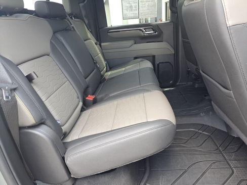 Used 2026 Chevrolet Silverado 2500 ZR2 AWD/4WD image 14