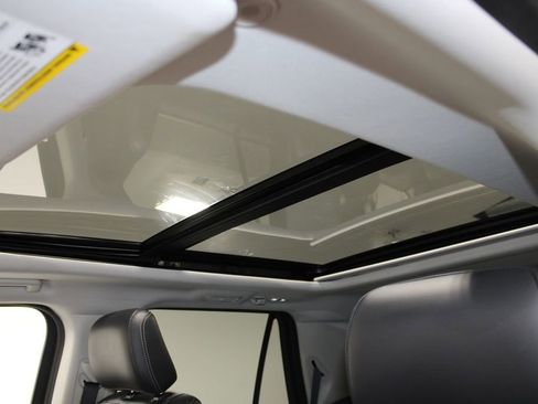 Used 2025 Ford Expedition Platinum image 61