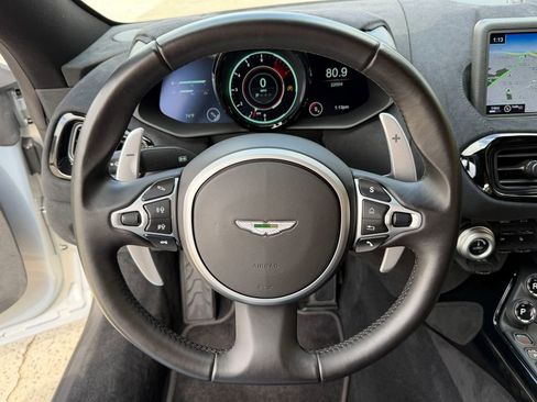 Used 2020 Aston Martin V8 Vantage Coupe image 11