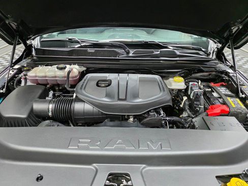 Used 2025 RAM 1500 Big Horn AWD/4WD image 38