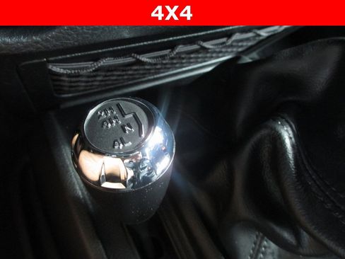 Used 2017 Jeep Wrangler Unlimited Sahara image 15