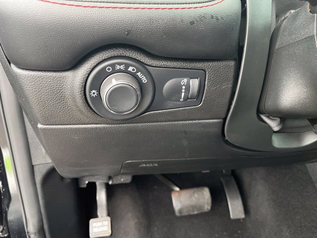 Used 2025 Dodge Durango GT w/ Blacktop Package RWD image 30