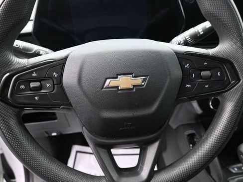 Used 2025 Chevrolet TrailBlazer LT AWD/4WD image 39