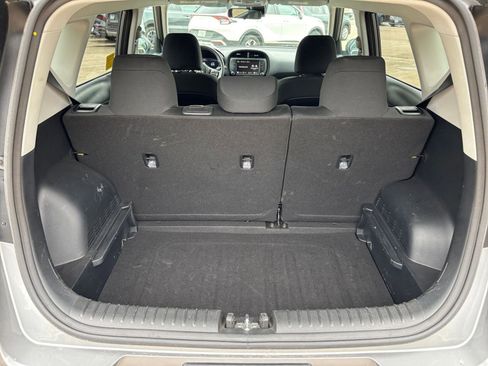 Used 2025 Kia Soul LX w/ LX Technology Package FWD image 31
