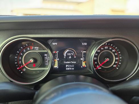 Used 2021 Jeep Gladiator Mojave AWD/4WD image 19