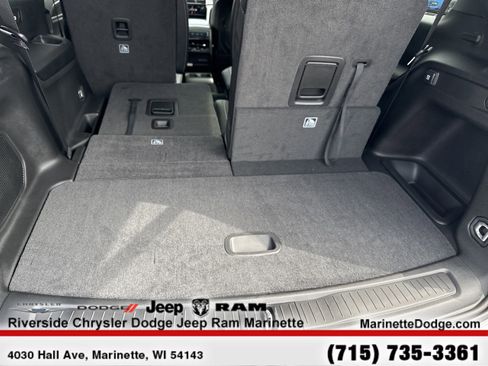 New 2025 Jeep Grand Cherokee L Limited w/ Black Appearance Package AWD/4WD image 9