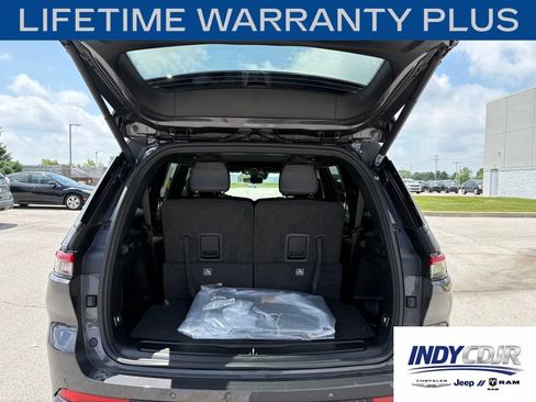 New 2026 Jeep Grand Cherokee L Limited AWD/4WD image 11