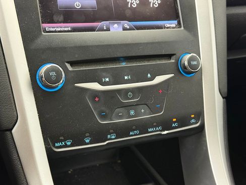 Used 2014 Ford Fusion SE image 20