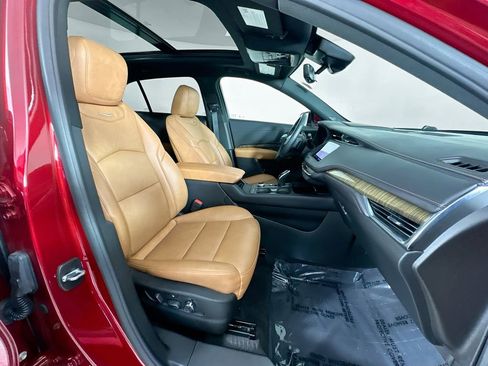Used 2023 Cadillac XT4 Sport AWD/4WD image 28