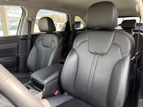 Used 2023 Kia Sorento S AWD/4WD image 10