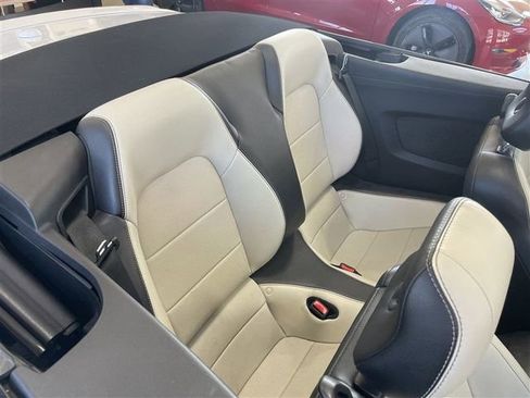 Used 2017 Ford Mustang Premium image 20