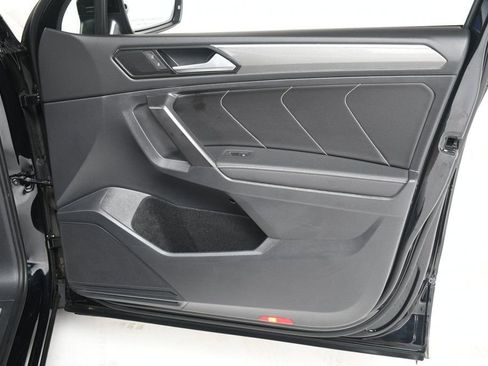 Used 2022 Volkswagen Tiguan SE R-Line image 23